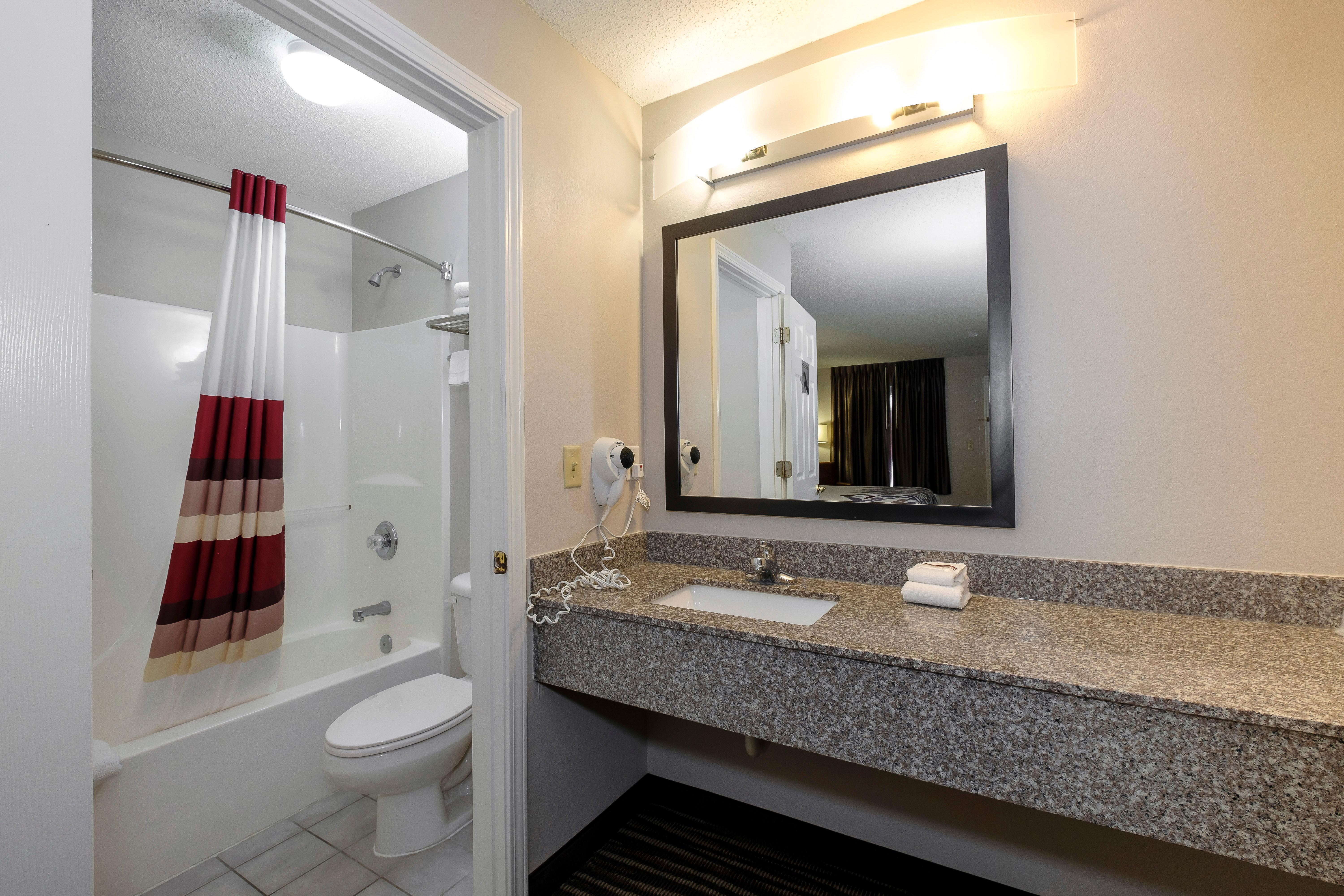 Red Roof Inn Defuniak Springs Bagian luar foto